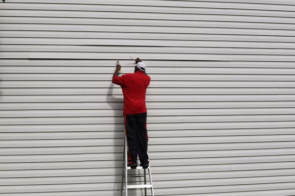Loose Siding Repair in Glenview