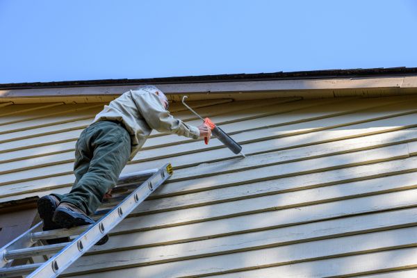Cost of Vinyl Siding Caulk Repair in Glenview