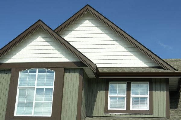 Cost of Vertical Vinyl Siding Repair in Glenview